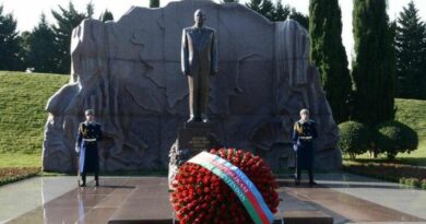 Dövlət və hökumət nümayəndələri Fəxri xiyabanı ziyarət etdi – FOTO
