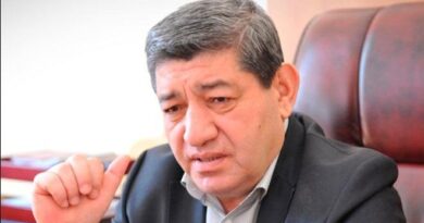Nizami Cəfərov: “Vopşe”, “tak çto”, “znaçit” kimi sözləri dilimizin lüğətinə daxil etməliyik”