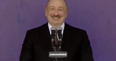 Prezident çıxış edərkən yerdən bu sözü dedilər, güldü – VİDEO