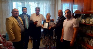 Soydaşlarımız Belarusda Azərbaycanın Milli Qəhrəmanı mayor Anatoli Davidoviçin xatirəsini yad ediblər