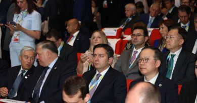 Azərbaycan rəsmisi Ukrayna Bərpa Konfransında iştirak etdi